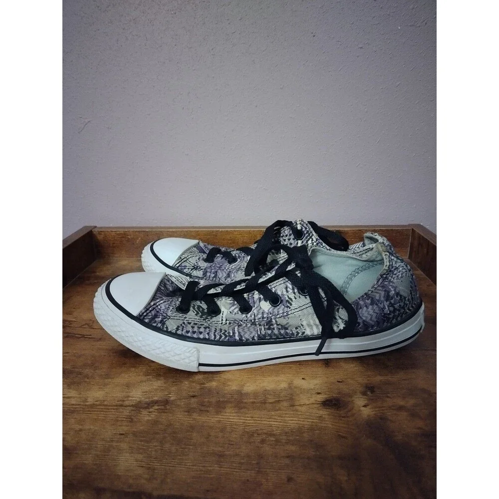 Converse CTAS Ox Purple Grey Black Hearts LowTop Juniors Size 4 Sneakers